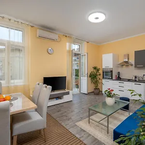 riviere-luxury-apartment.primorje-gorskikotar.com/