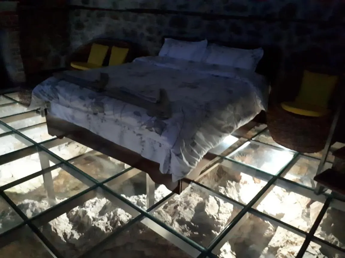 Nuci'S Home Glass Floor Tushemisht