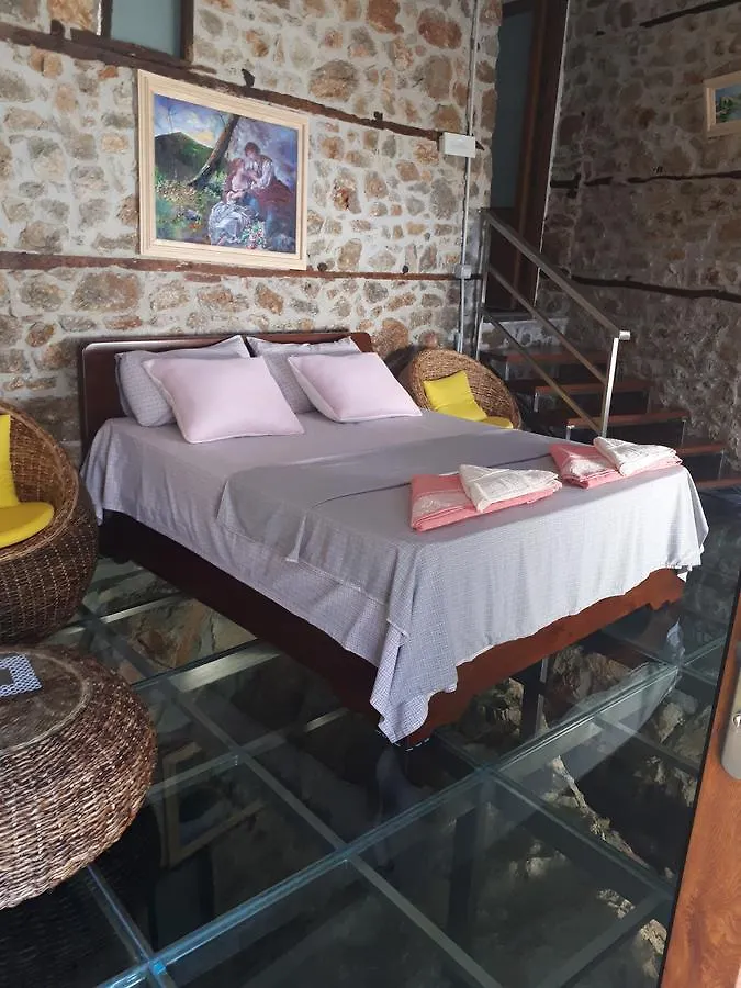 Nuci'S Home Glass Floor Tushemisht Lejlighed